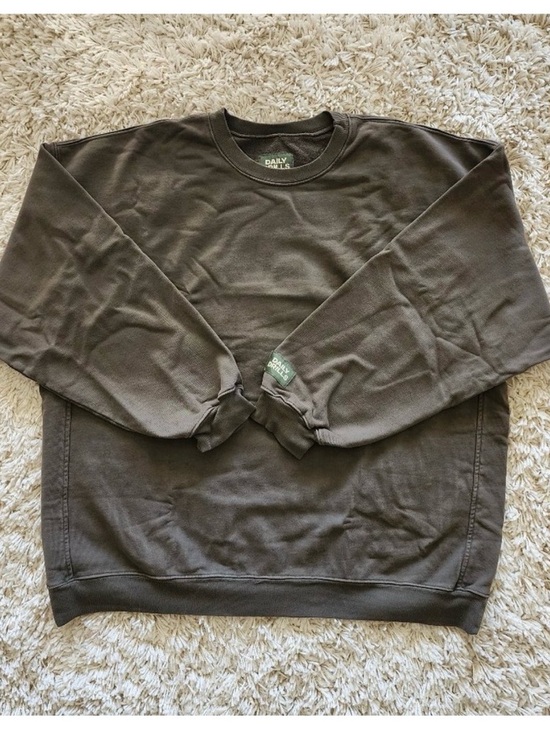 Sweaters - Daily drills olive crewneck xs/s